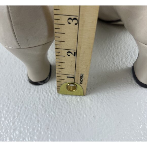 Adrienne 8.5 Womens Bone Leather Heels With Floral Embellishments & Gold Accents - Picture 6 of 16